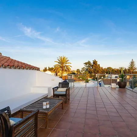 Madrugada, Beachside In Costabella ماربيا