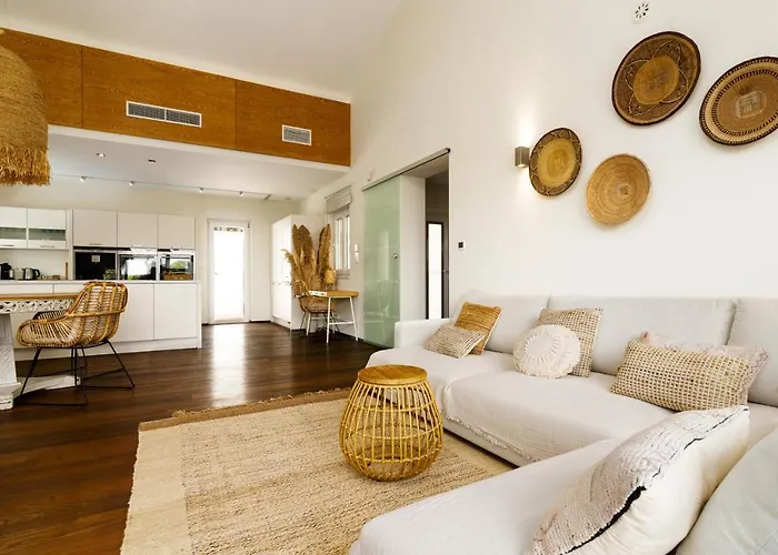 Madrugada, Beachside In Costabella ماربيا